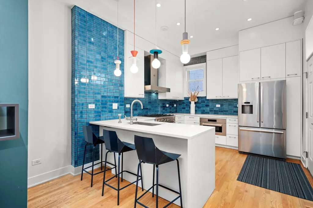 2113 North Clark Street Chicago IL 60614