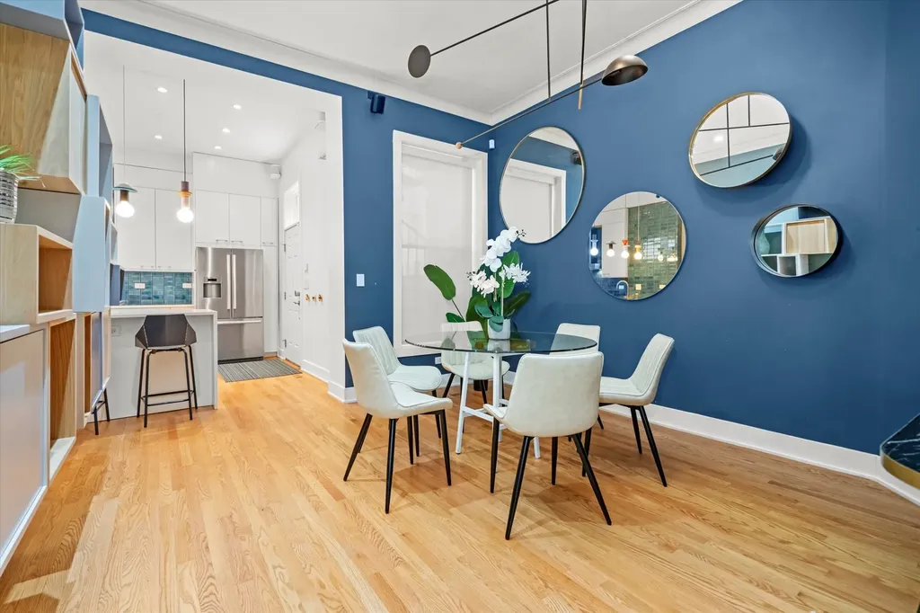 2113 North Clark Street Chicago IL 60614