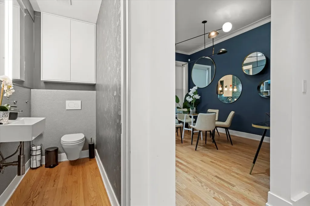 2113 North Clark Street Chicago IL 60614