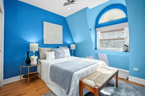 2113 North Clark Street Chicago IL 60614