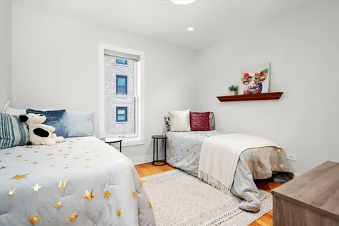 2113 North Clark Street Chicago IL 60614