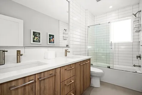 2113 North Clark Street Chicago IL 60614