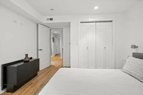 2113 North Clark Street Chicago IL 60614