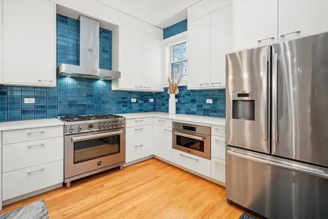 2113 North Clark Street Chicago IL 60614