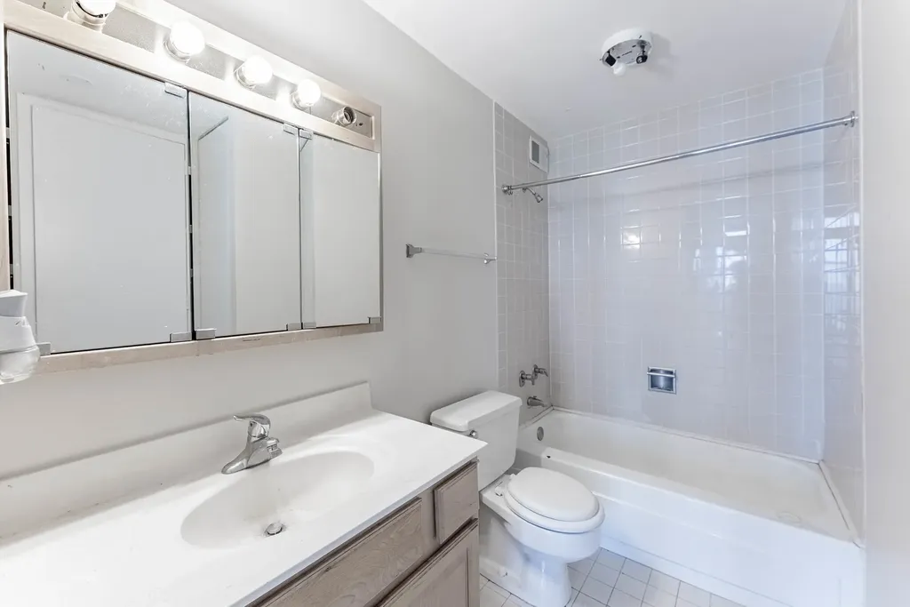 6700 South South Shore Drive Chicago IL 60649