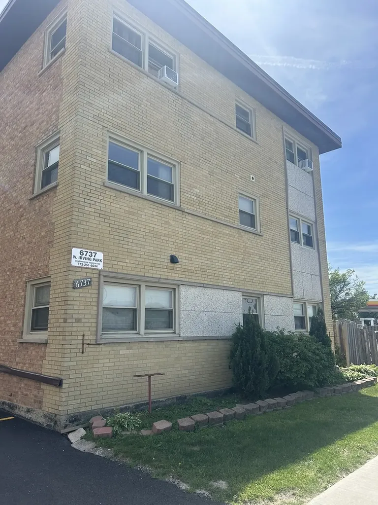 6737 West Irving Park Road Chicago IL 60634