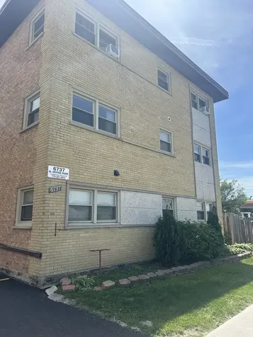 6737 West Irving Park Road Chicago IL 60634