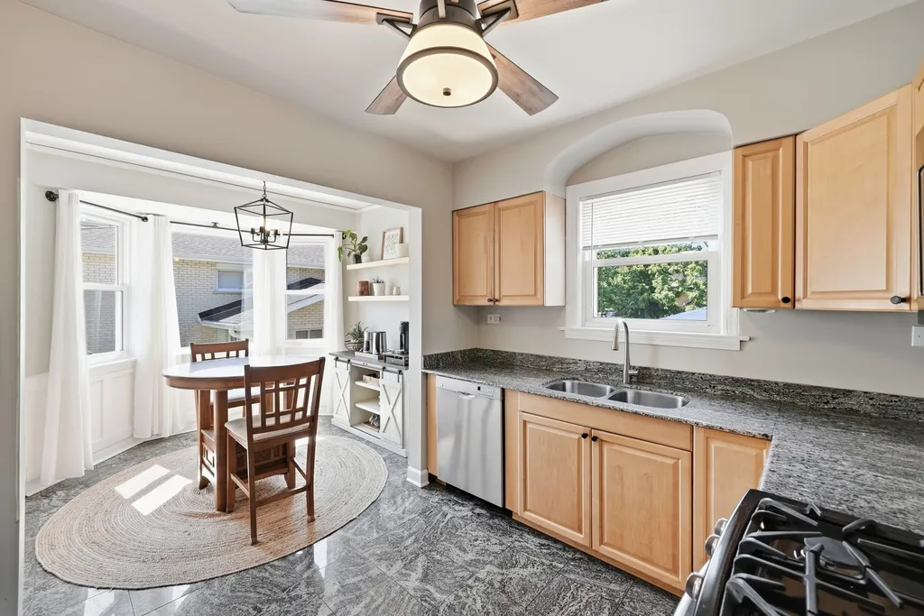 6653 North Oketo Avenue Chicago IL 60631