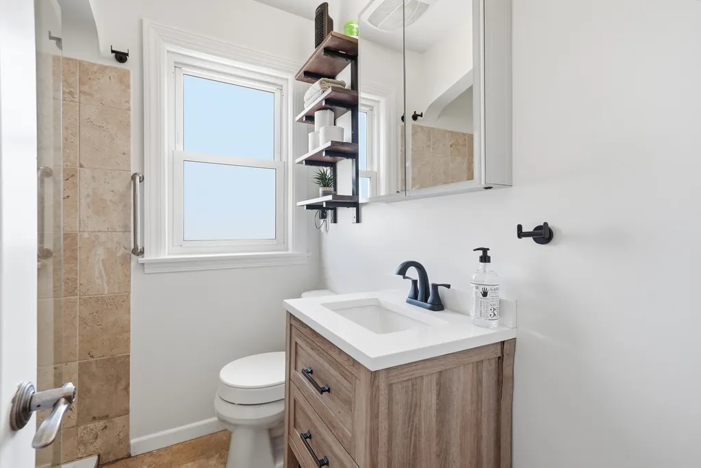 6653 North Oketo Avenue Chicago IL 60631