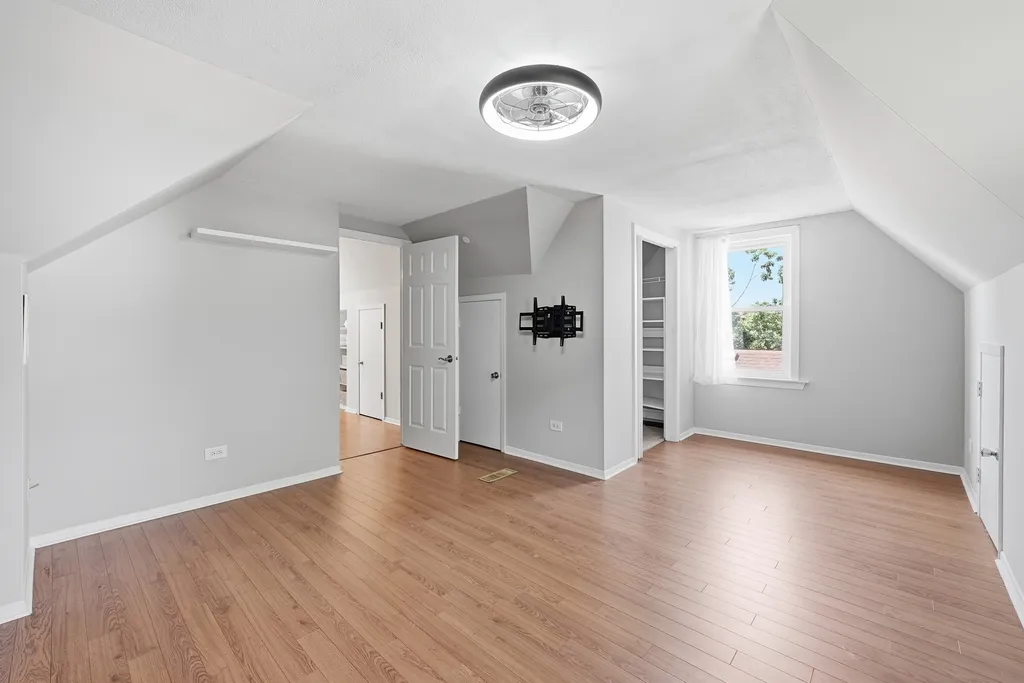 6653 North Oketo Avenue Chicago IL 60631