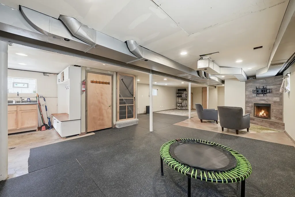 6653 North Oketo Avenue Chicago IL 60631