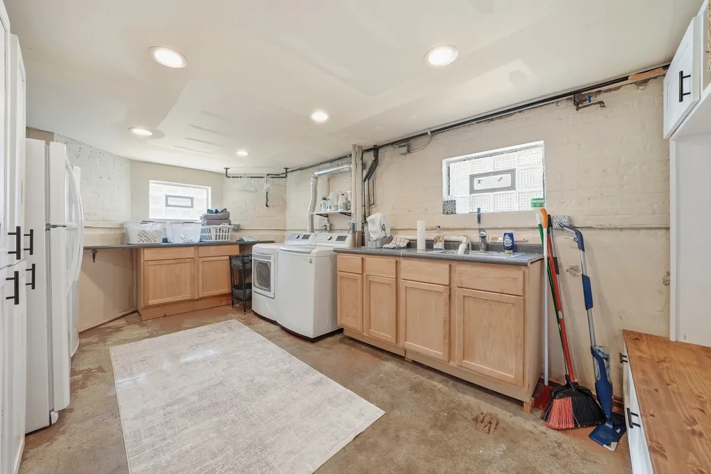 6653 North Oketo Avenue Chicago IL 60631