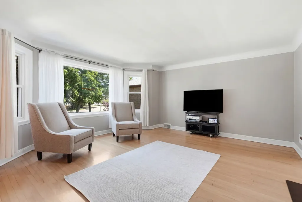 6653 North Oketo Avenue Chicago IL 60631
