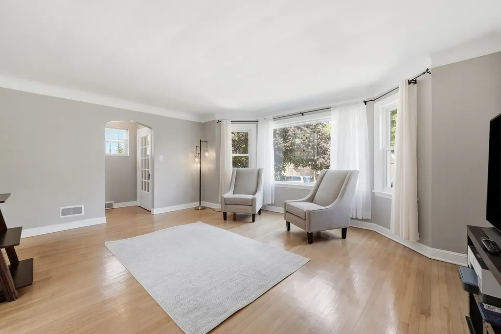 6653 North Oketo Avenue Chicago IL 60631