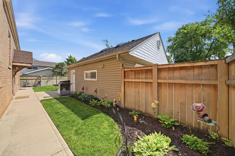6653 North Oketo Avenue Chicago IL 60631