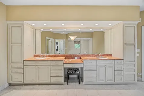 632 Philip Drive Bartlett IL 60103
