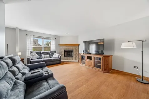 5613 West Von Avenue Monee IL 60449