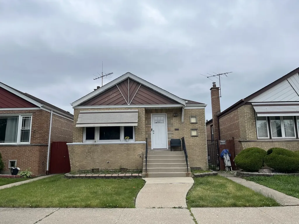 7234 South Millard Avenue Chicago IL 60629