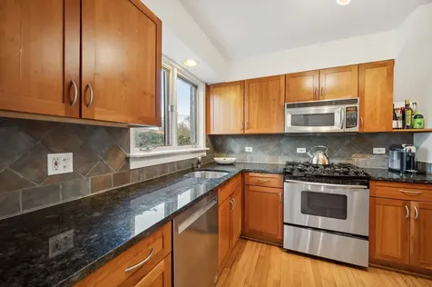 611 Roger Avenue Kenilworth IL 60043
