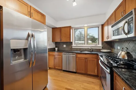611 Roger Avenue Kenilworth IL 60043