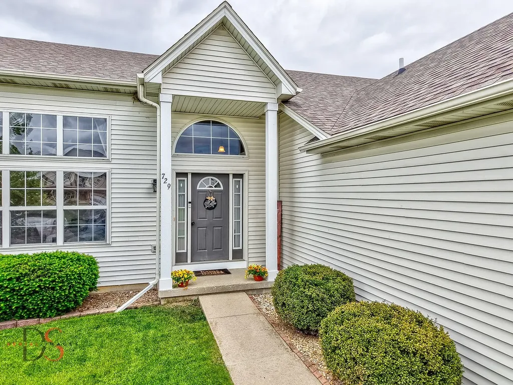 729 River Edge Circle Ottawa IL 61350