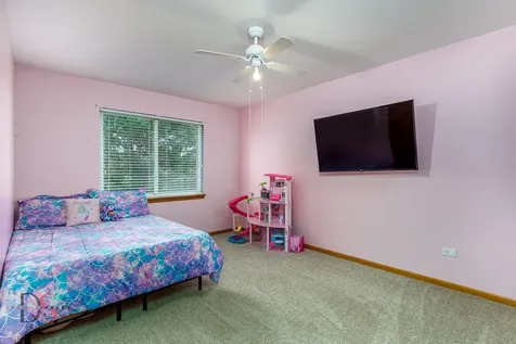 729 River Edge Circle Ottawa IL 61350