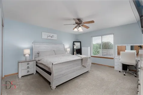 729 River Edge Circle Ottawa IL 61350