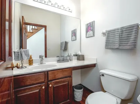 1351 Callen Lane Des Plaines IL 60016