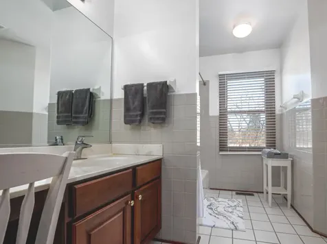 1351 Callen Lane Des Plaines IL 60016