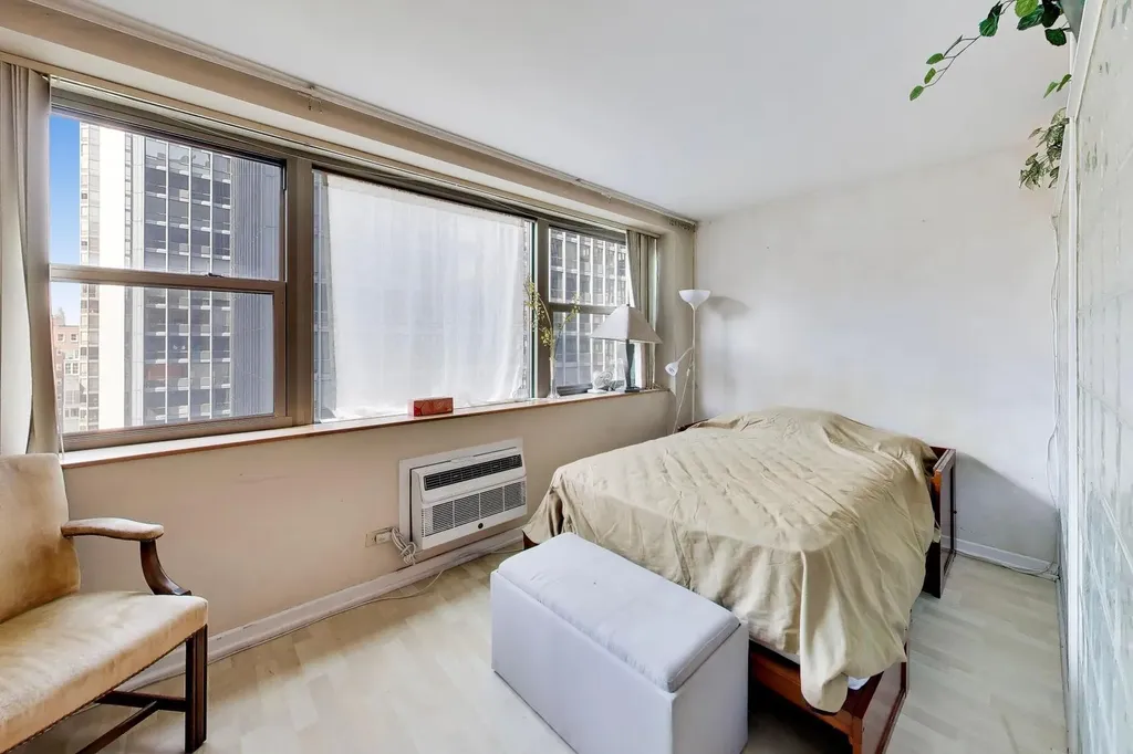 253 East Delaware Place Chicago IL 60611