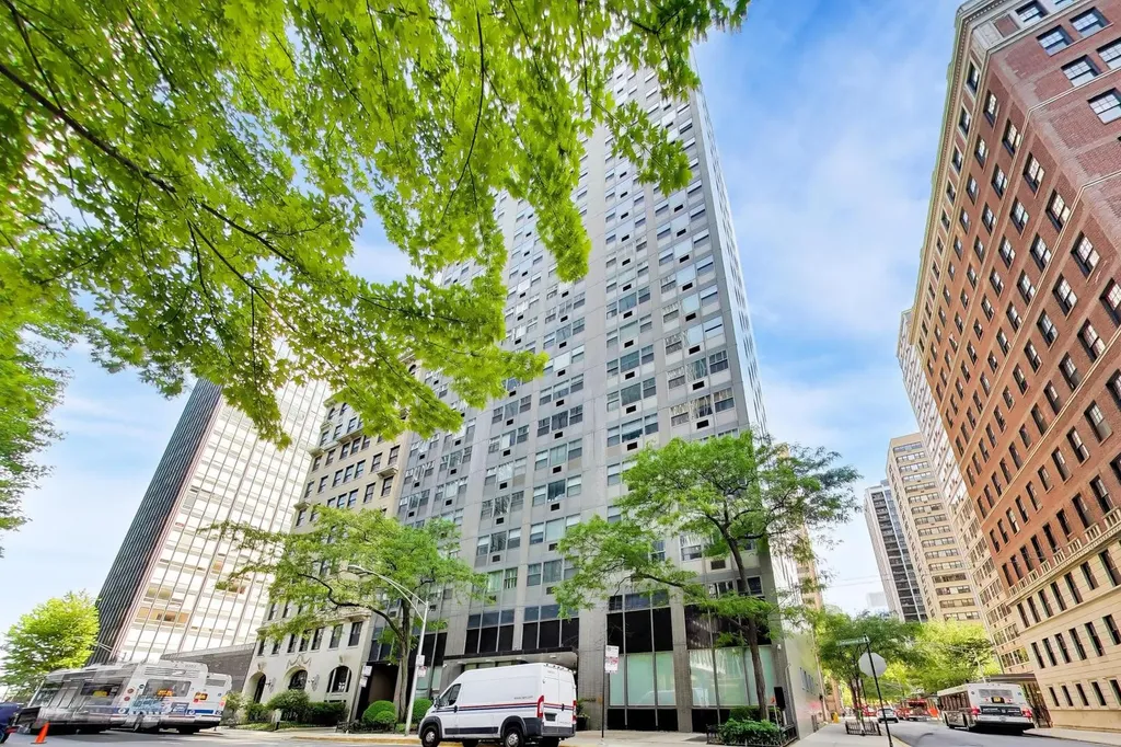 253 East Delaware Place Chicago IL 60611