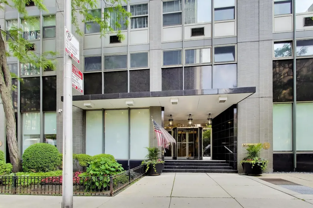 253 East Delaware Place Chicago IL 60611