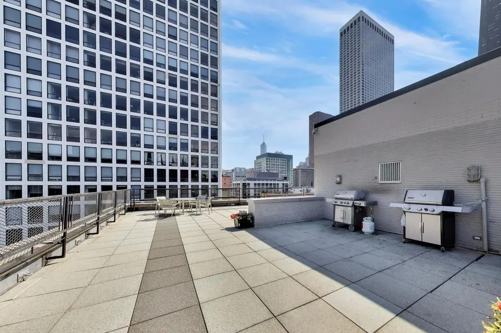 253 East Delaware Place Chicago IL 60611