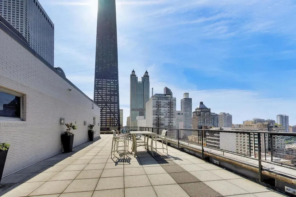 253 East Delaware Place Chicago IL 60611