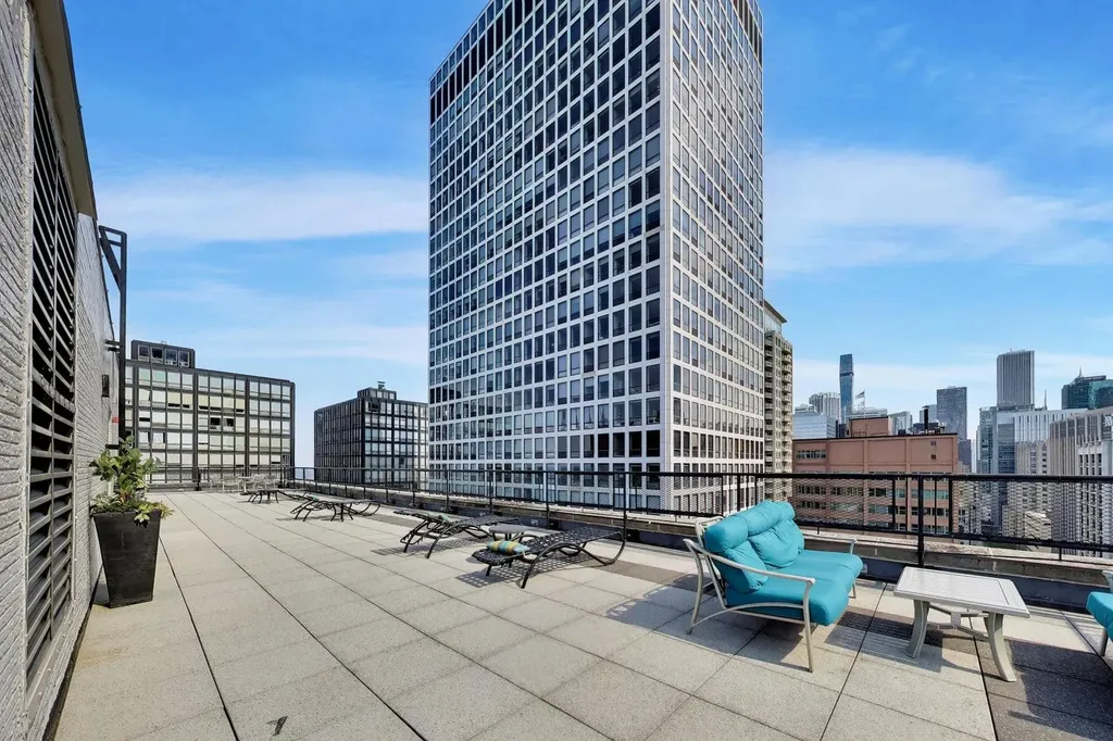253 East Delaware Place Chicago IL 60611
