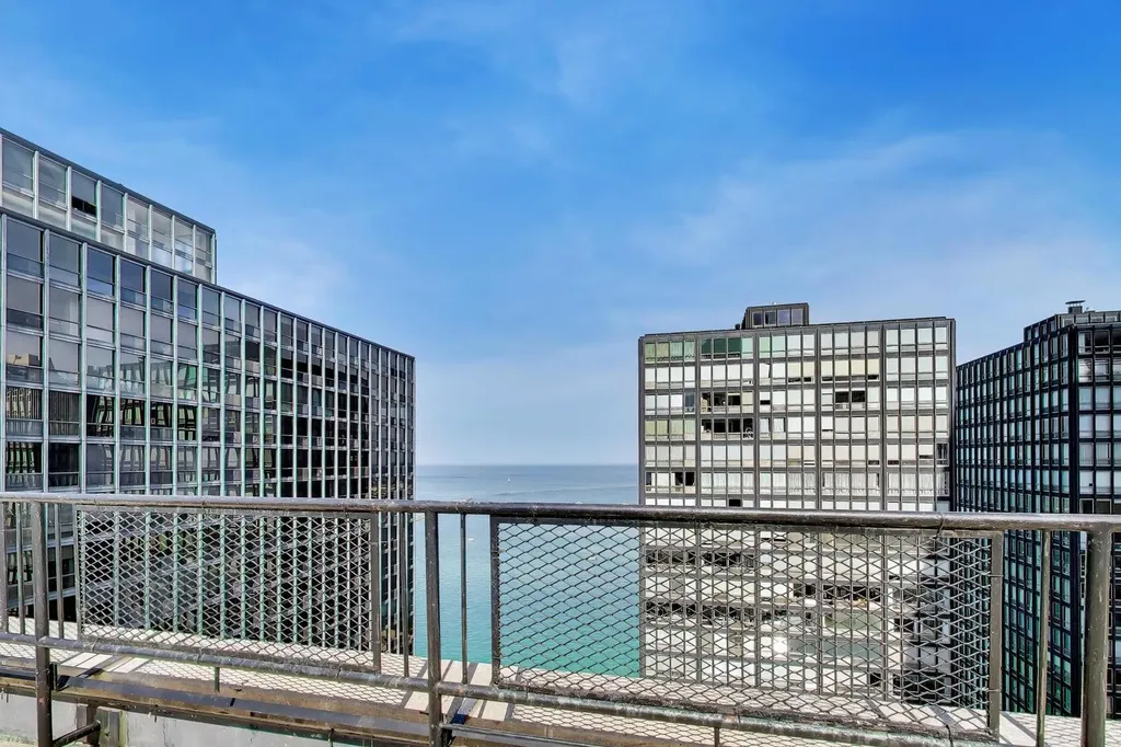253 East Delaware Place Chicago IL 60611