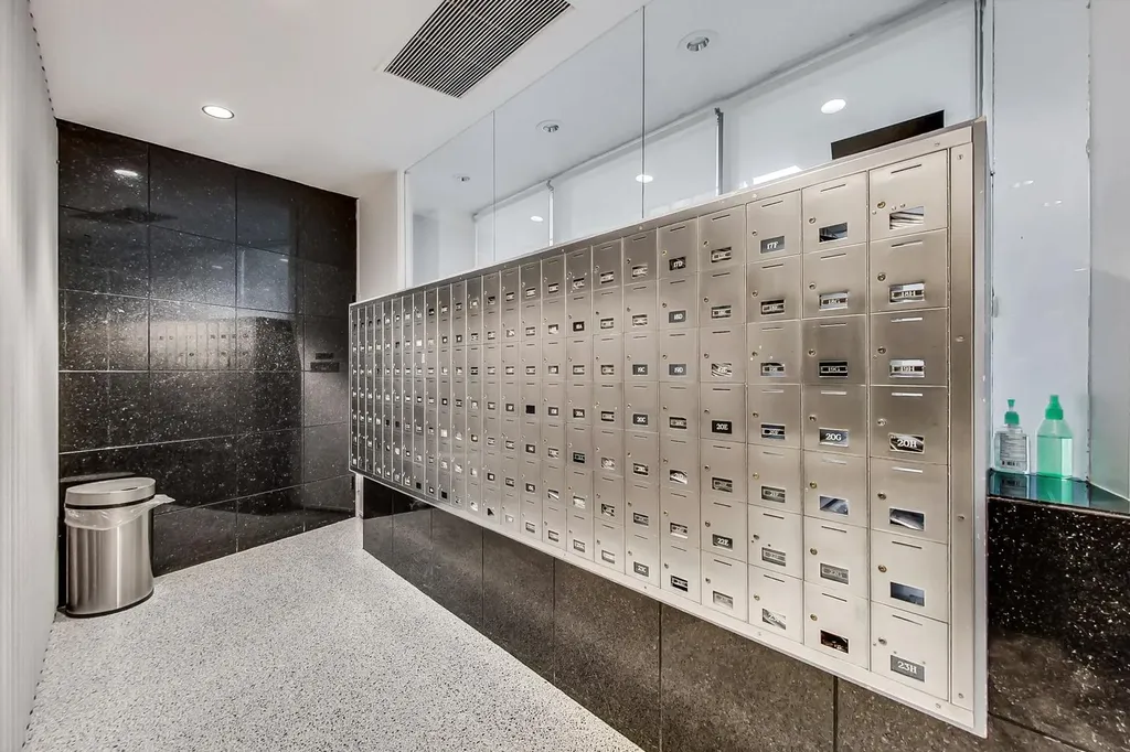 253 East Delaware Place Chicago IL 60611