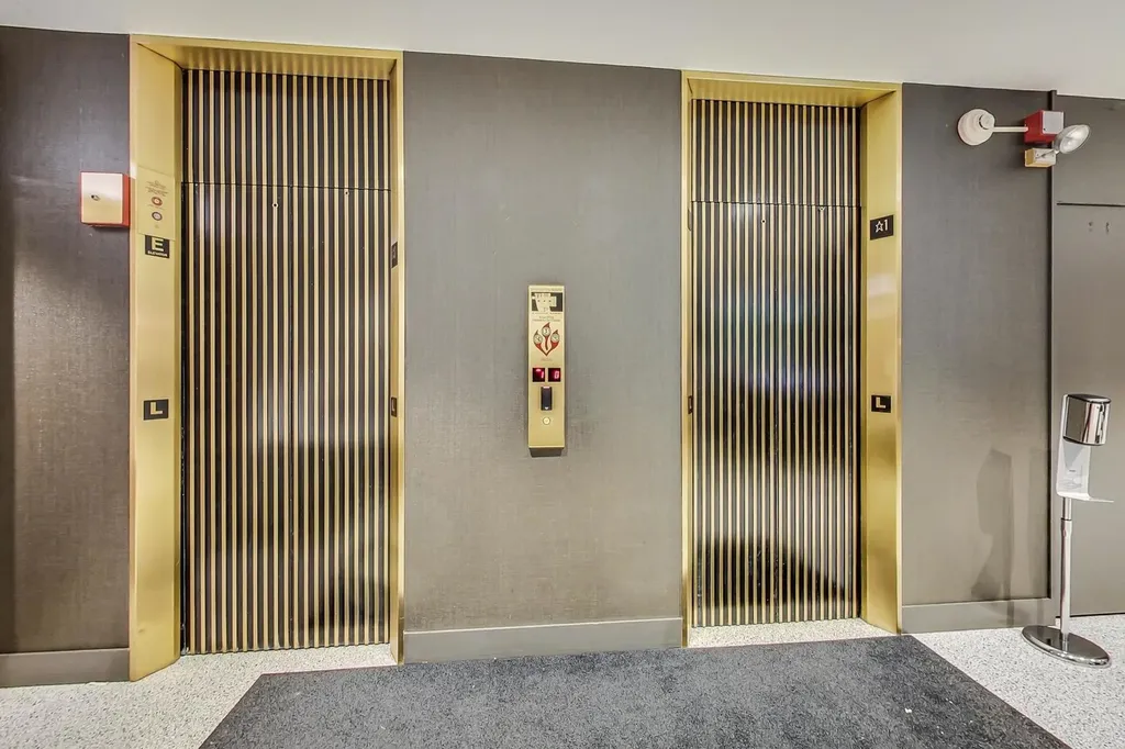 253 East Delaware Place Chicago IL 60611