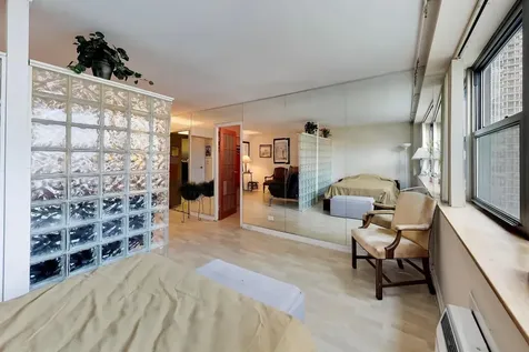 253 East Delaware Place Chicago IL 60611