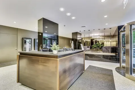 253 East Delaware Place Chicago IL 60611
