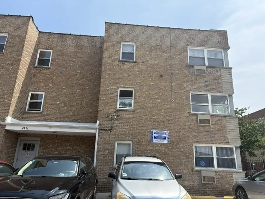 2411 West Balmoral Avenue Chicago IL 60625