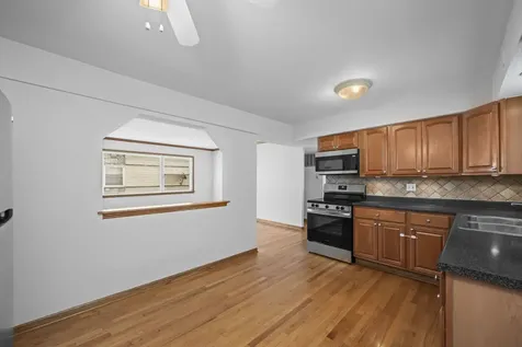 8610 West Summerdale Avenue Chicago IL 60656