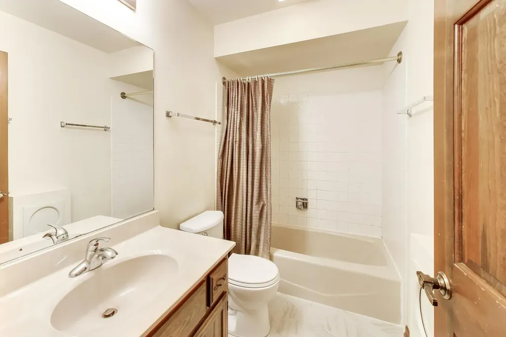 1648 Brentford Drive Naperville IL 60563