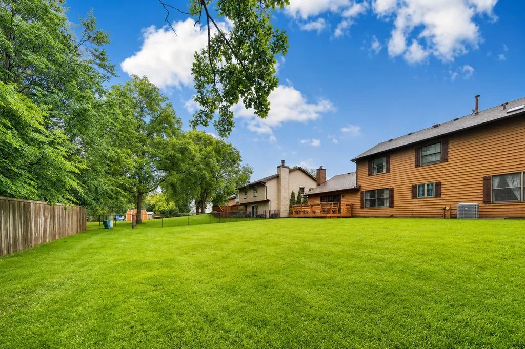 1648 Brentford Drive Naperville IL 60563
