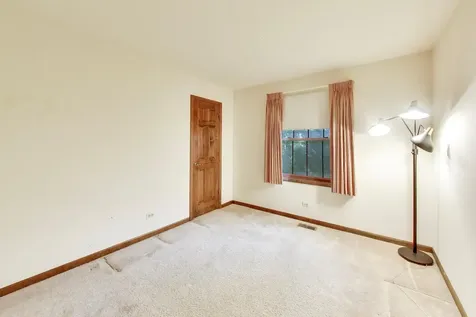 1648 Brentford Drive Naperville IL 60563