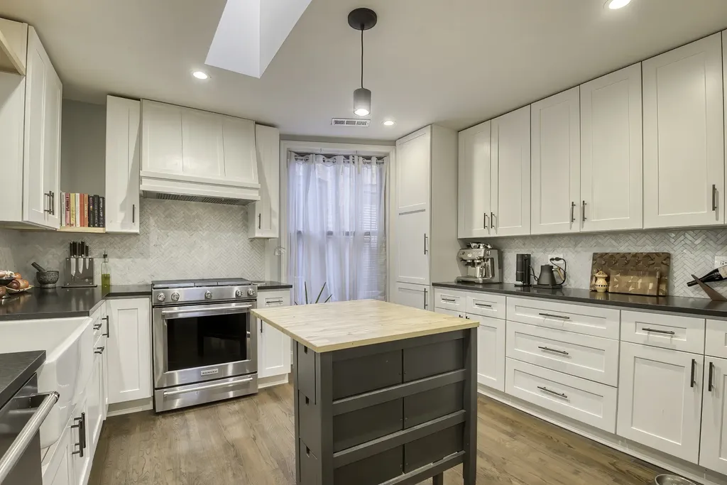 3842 North Sheffield Avenue Chicago IL 60613