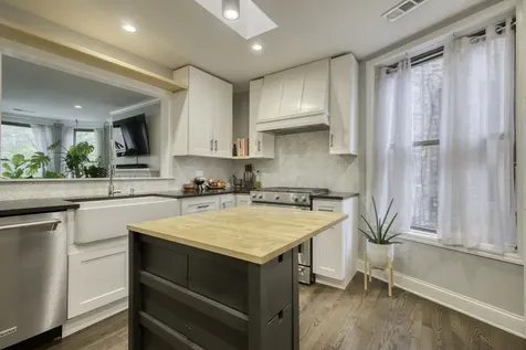 3842 North Sheffield Avenue Chicago IL 60613
