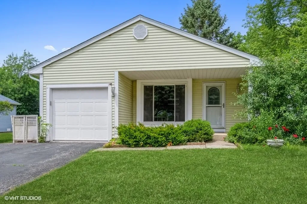 421 Bayview Avenue Naperville IL 60565