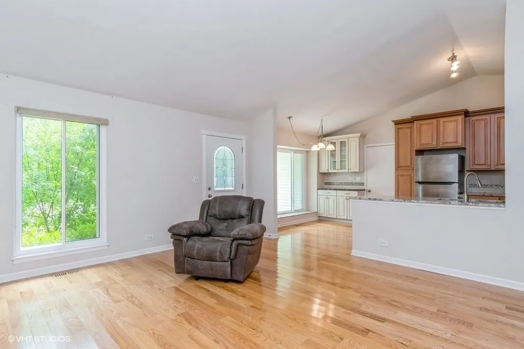 421 Bayview Avenue Naperville IL 60565