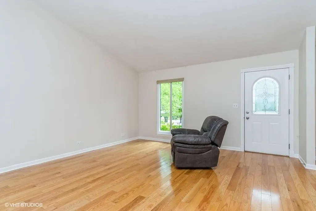 421 Bayview Avenue Naperville IL 60565